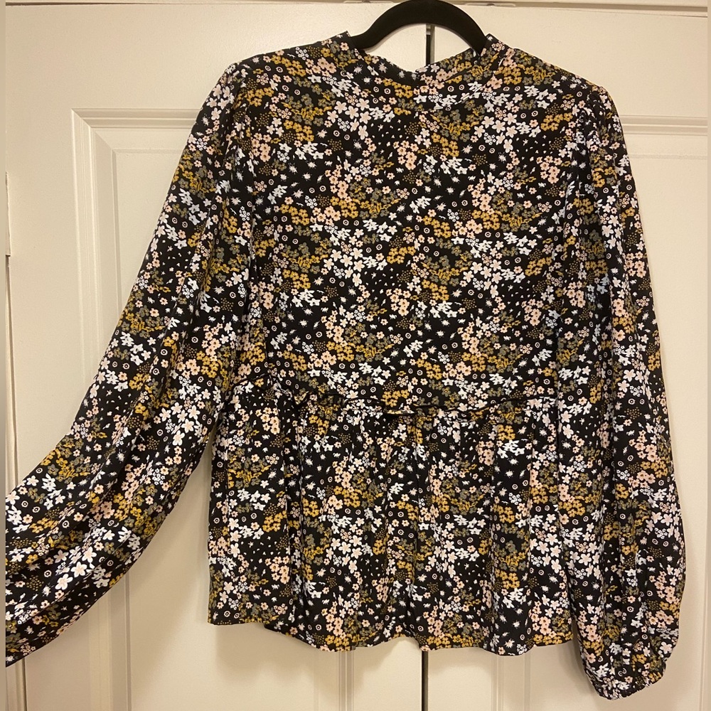Floral blouse top